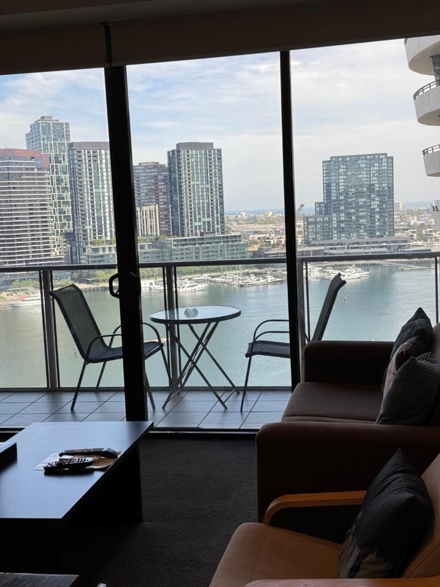 Akom At Docklands Melbourne Luaran gambar